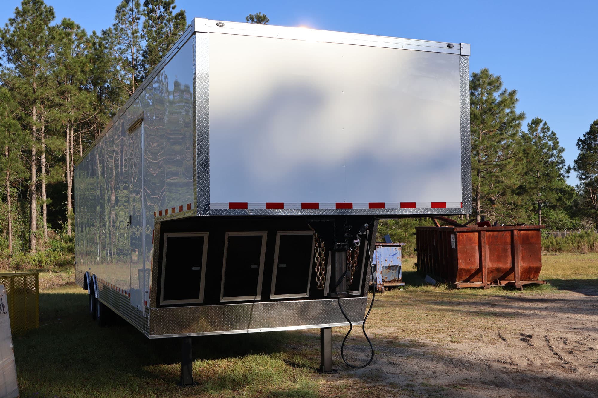 Gooseneck Front Corner from the Completed Trailers gallery